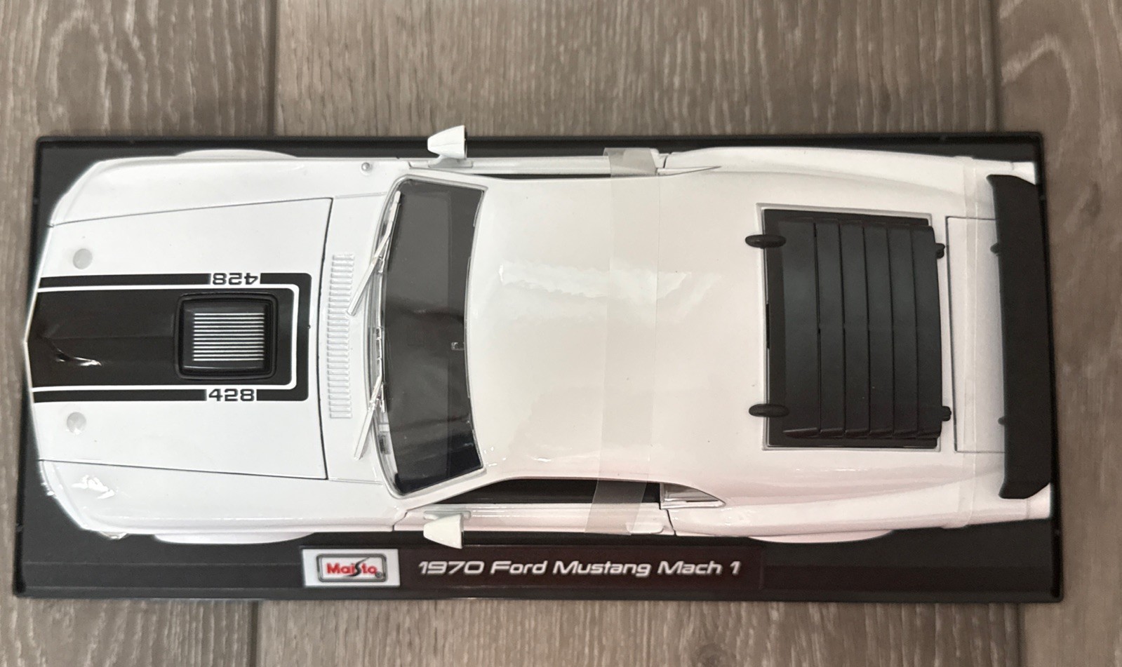 **All new 1970 Ford Mustang Mach 1 – White 1/18 Scale Maisto Exclusive Style