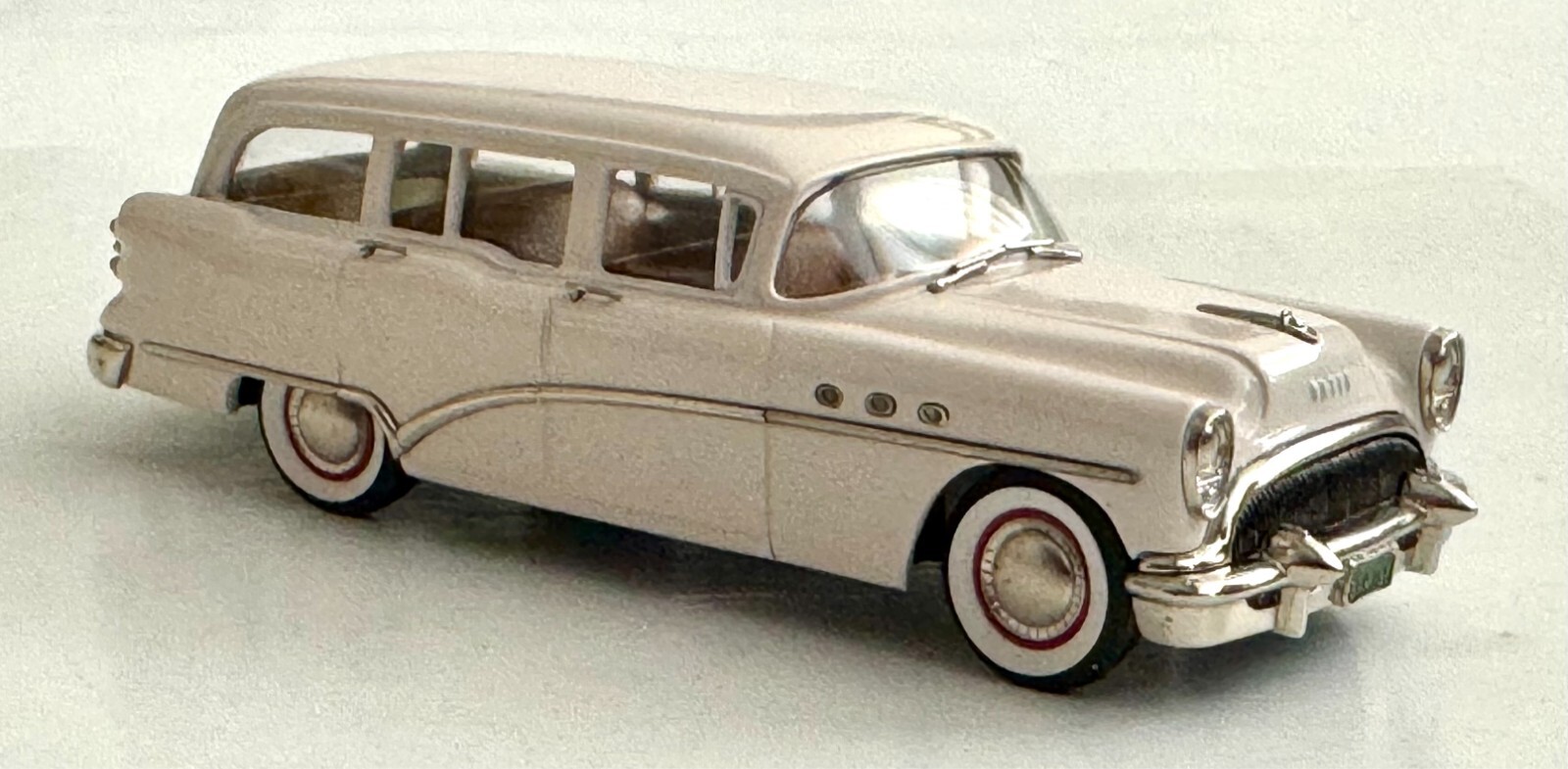 Brooklin BRK.186 – 1954 Buick Special Four-Door Station Wagon – Casino Beige