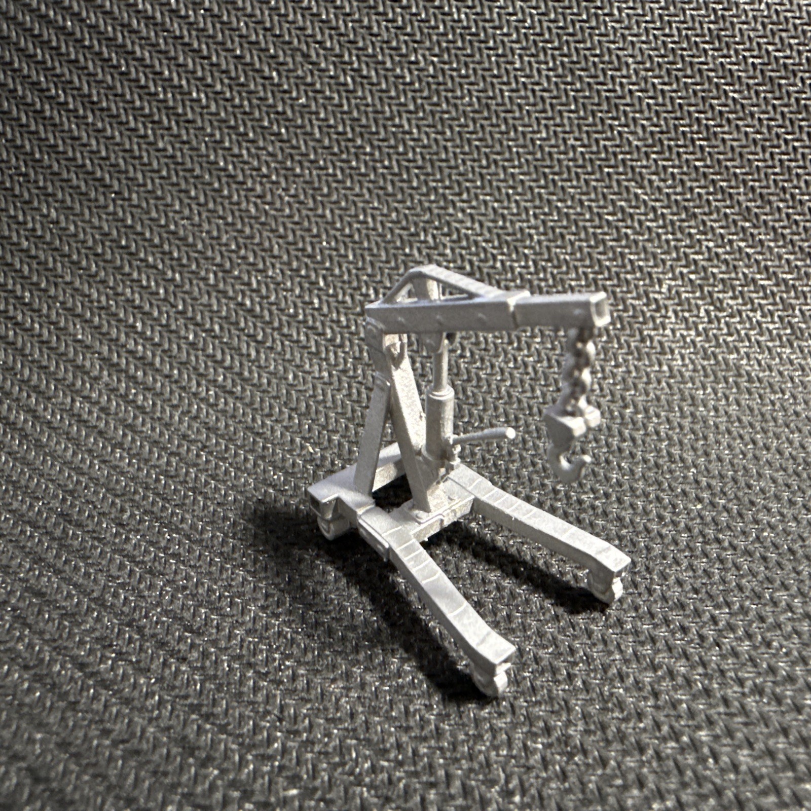 Mechanic Tool Engine Hoist Diorama Prop Cherry Picker Shop Garage 1/64 Scale