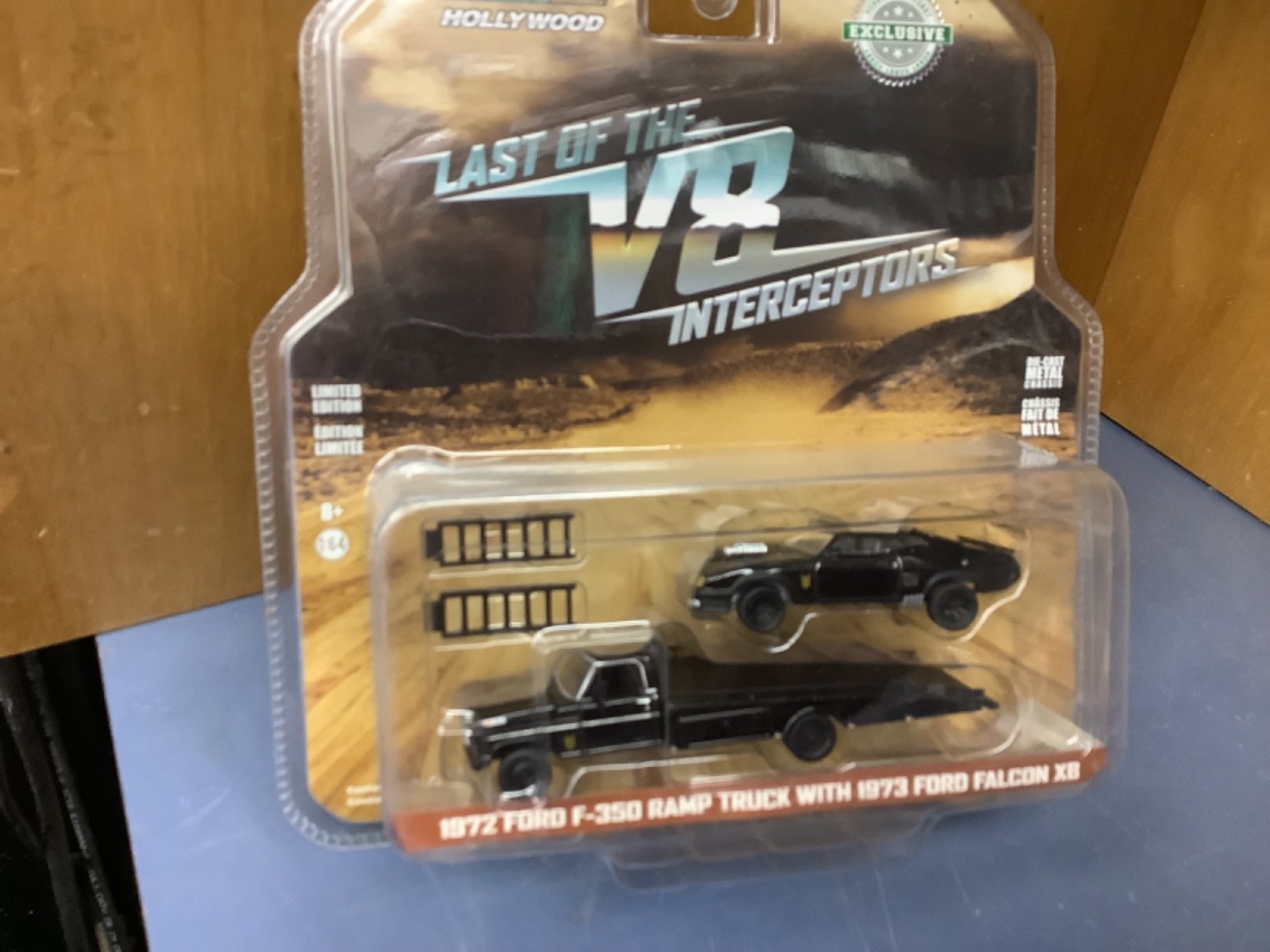 1/64 GREENLIGHT HOLLYWOOD 72 FORD F-350 RAMP TRUCK & 1973 FALCON XB MAD MAX