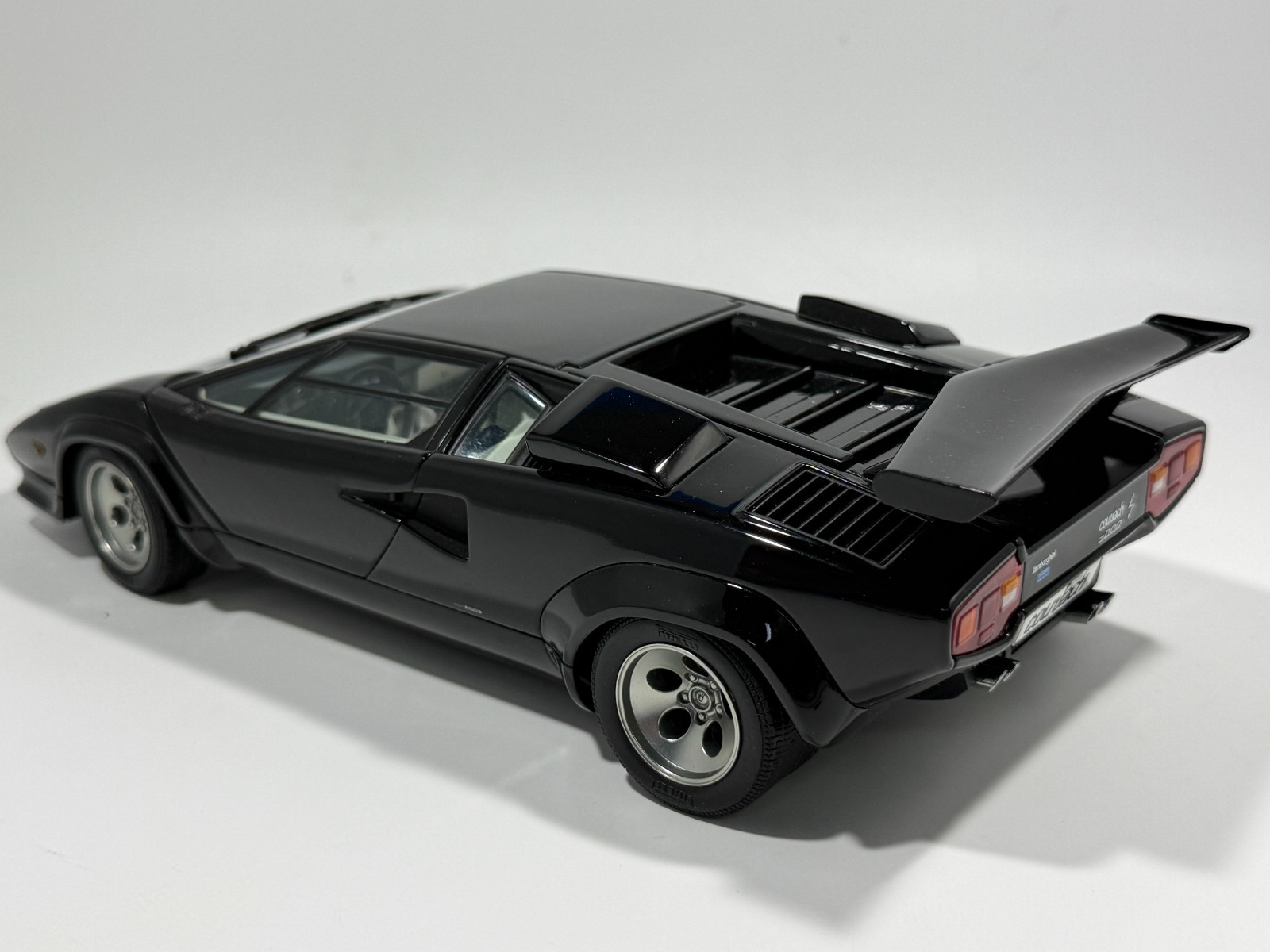 1/18 AUTOart Lamborghini Countach 5000S 74533 Rare! MINOR ISSUES READ US Seller