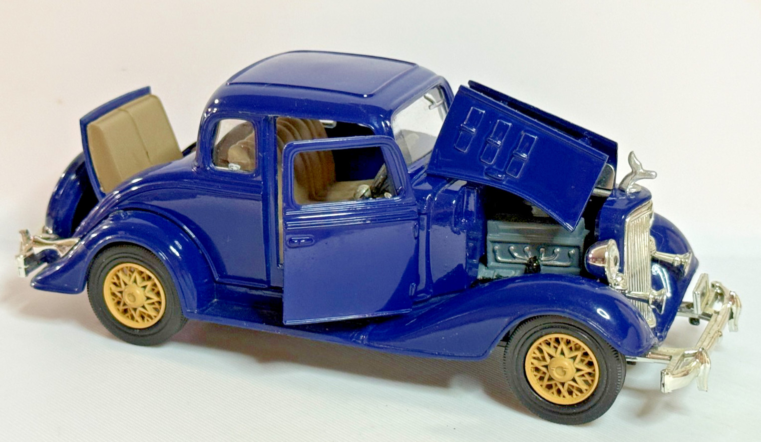 1933 Chevrolet Eagle Two Passenger Five Window Coupe Diecast Car Blue 1:32