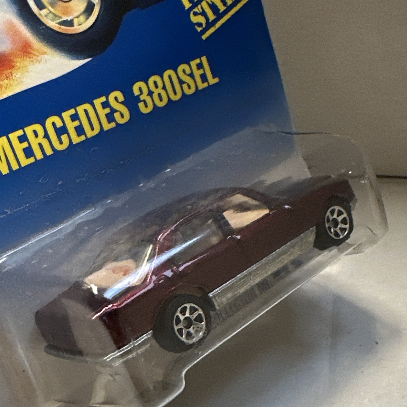 Hot Wheels Blue Card 1993 Mercedes-Benz 380SEL Burgundy/Silver 1:64 Unopened