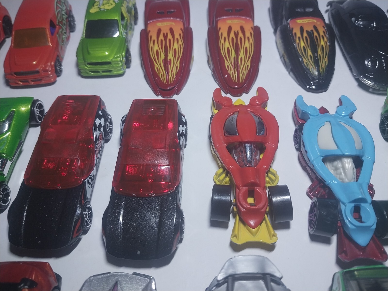Lot Of 28 Mixes Hot Wheels Cars Please See Photos