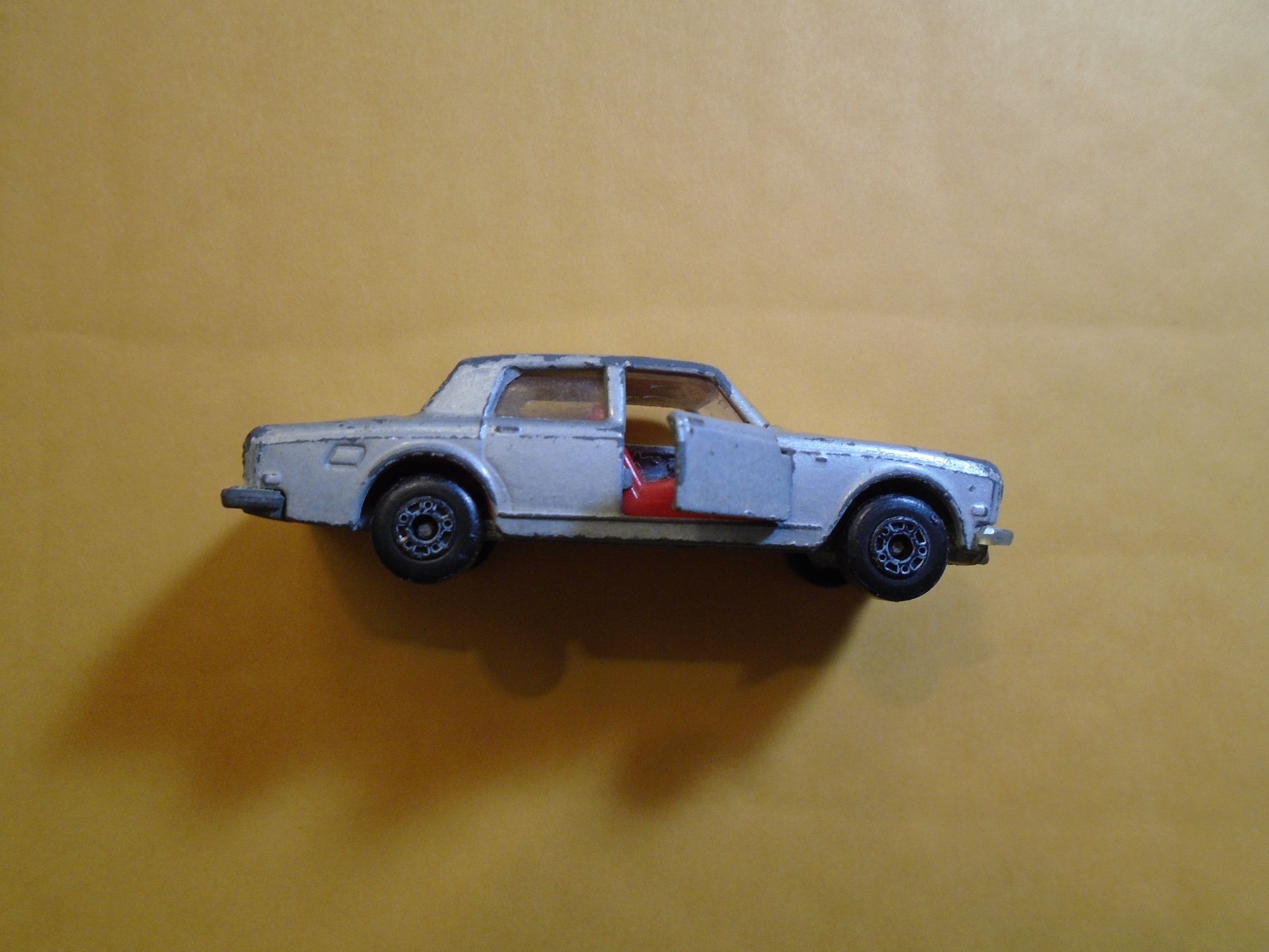 VINTAGE LESNEY MATCHBOX CAR, DIECAST, SUPERFAST ( # 39 ROLLS-ROYCE ) FREE SHIP