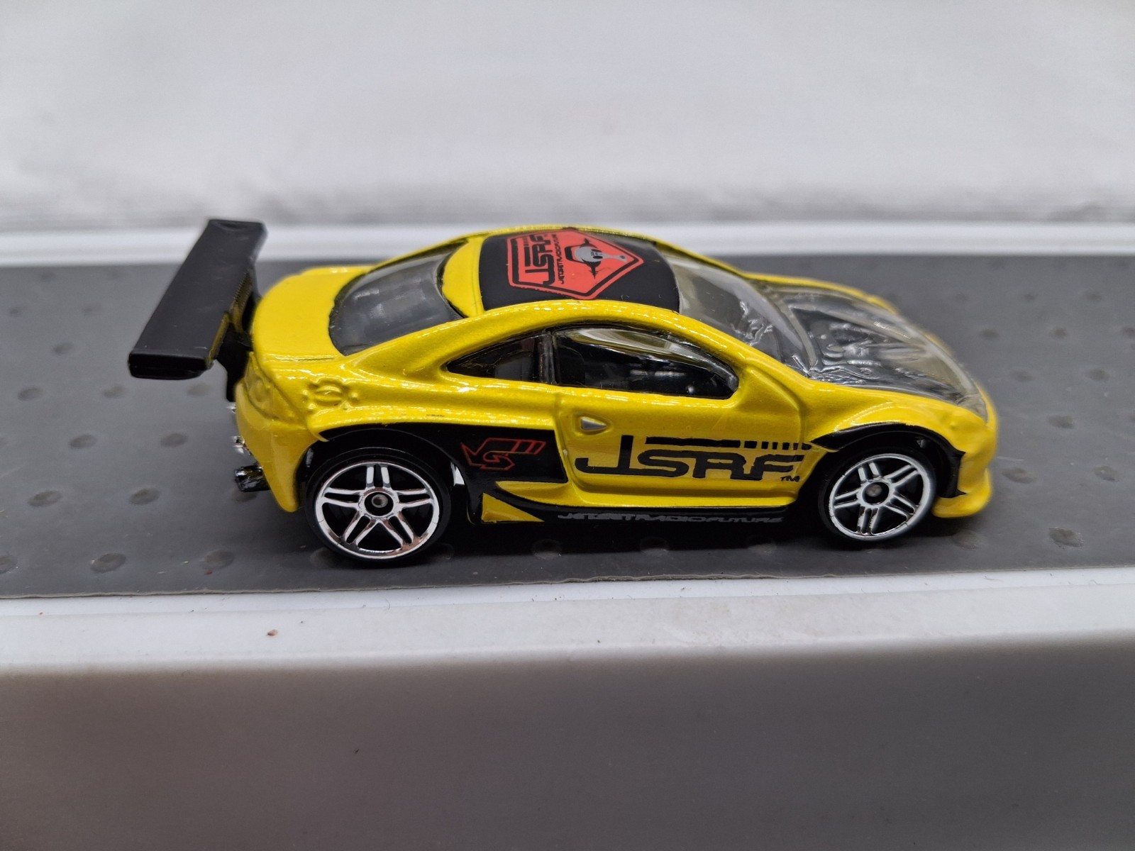Hot Wheels 2001 Custom Cougar Yellow Die Cast