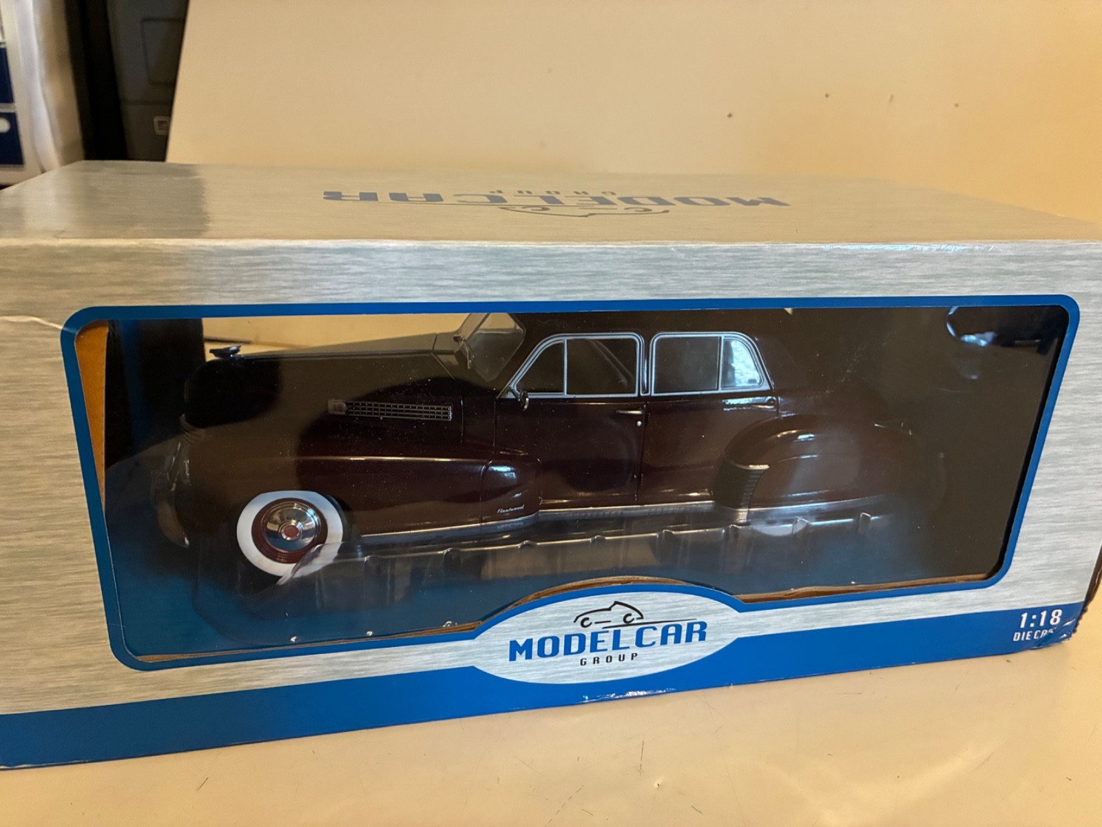 MCG (MODEL CAR GROUP) 1941 CADILLAC FLEETWOOD 1/18 SCALE new in BOX