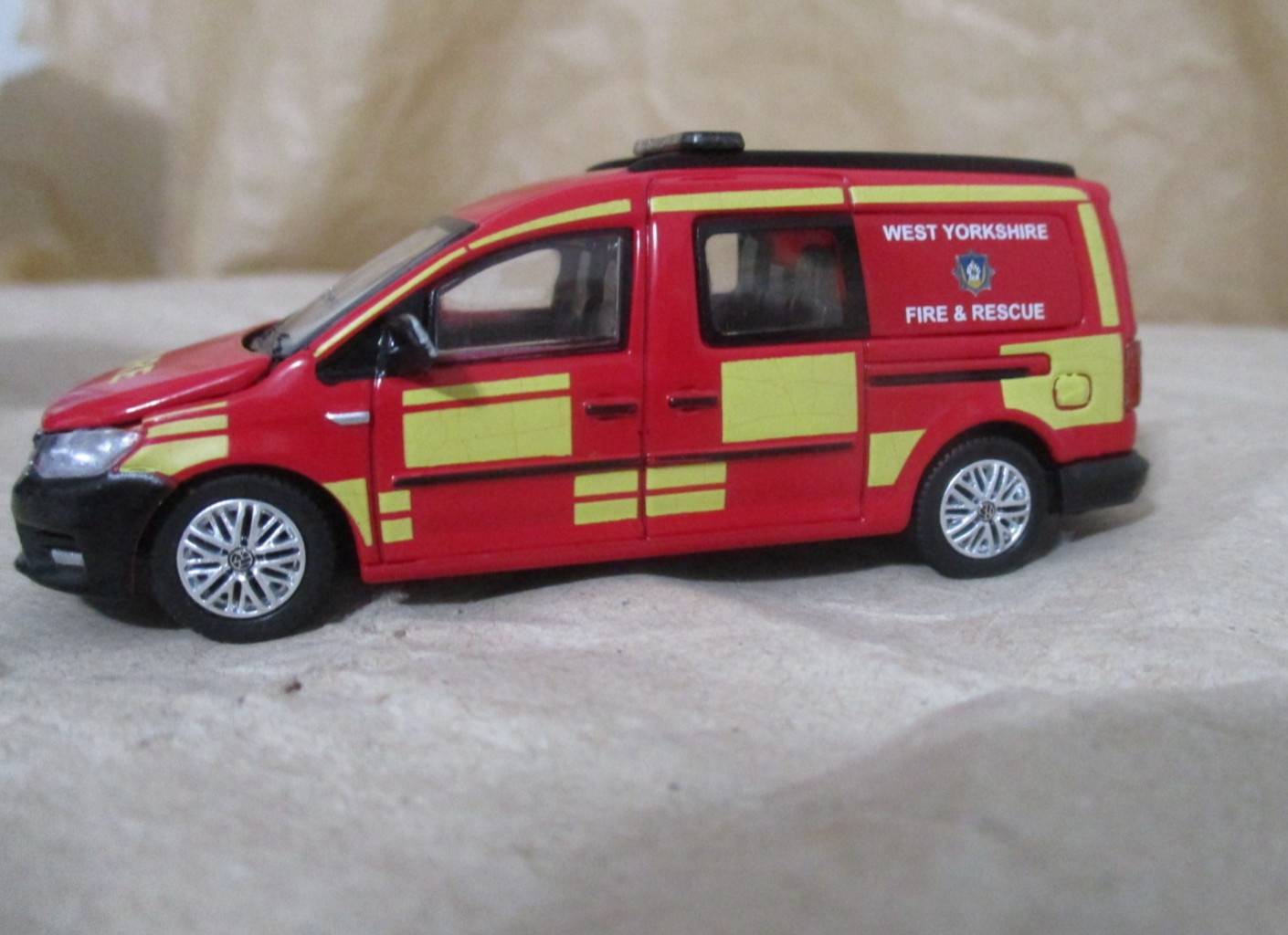 ERA Car #51 Volkswagen Caddy Maxi U.K Fire Dept Van 1:64 diecast Rubber Tires