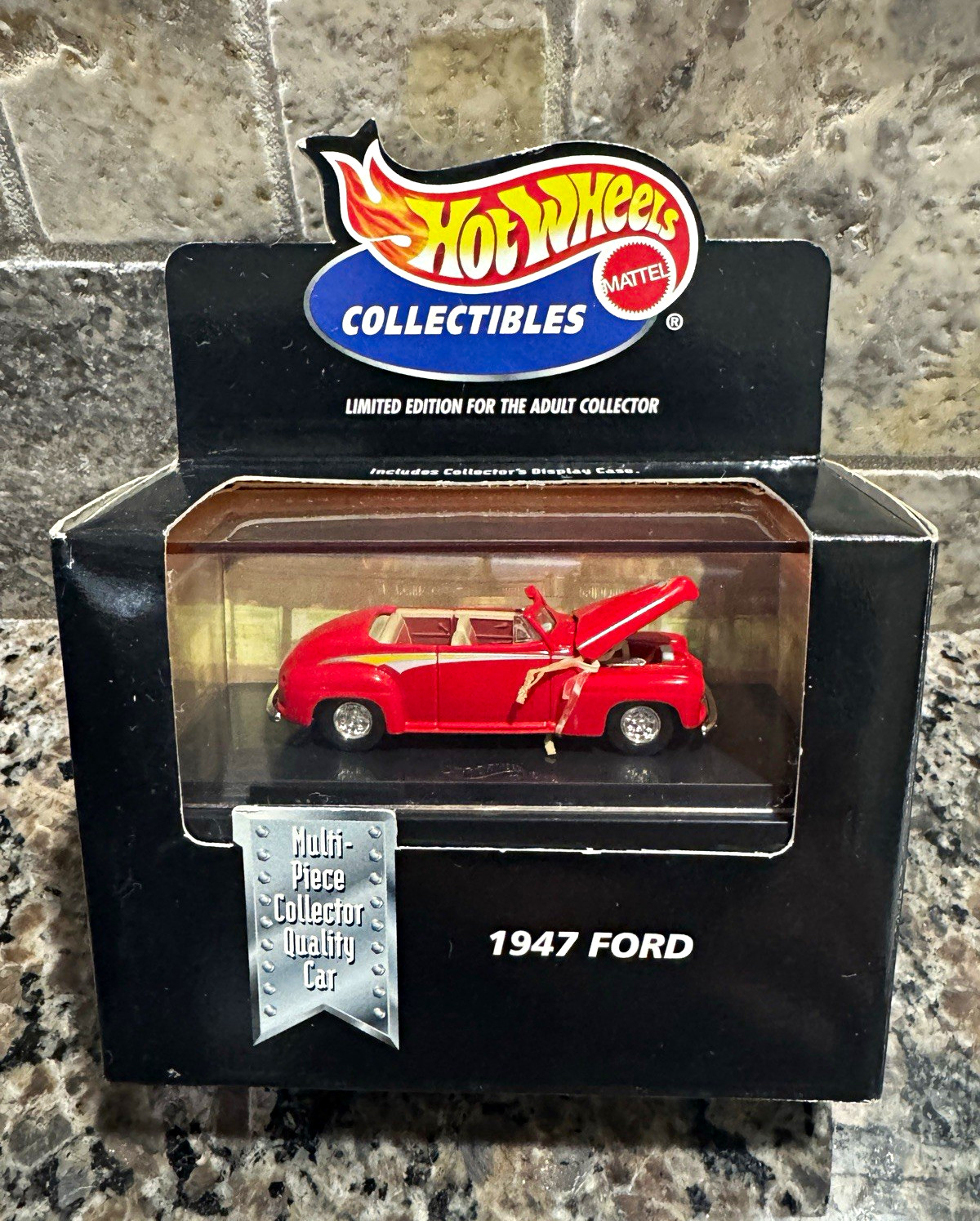 Hot Wheels Collectibles 1947 Ford Super Deluxe Sportsman 1:64 Red w/ Case