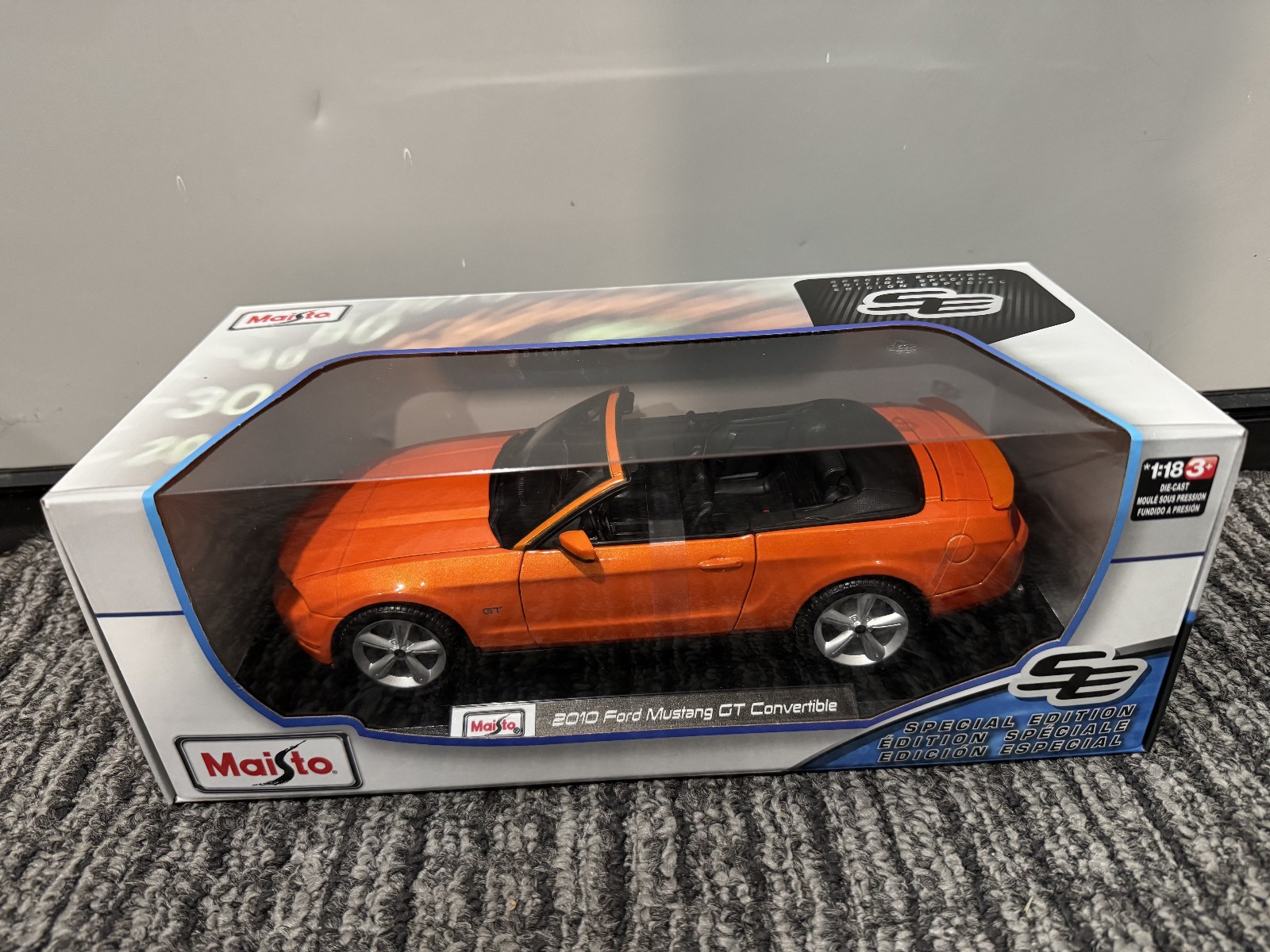 Maisto 1:18 Diecast Special Edition 2010 Ford Mustang GT Convertible Orange NEW