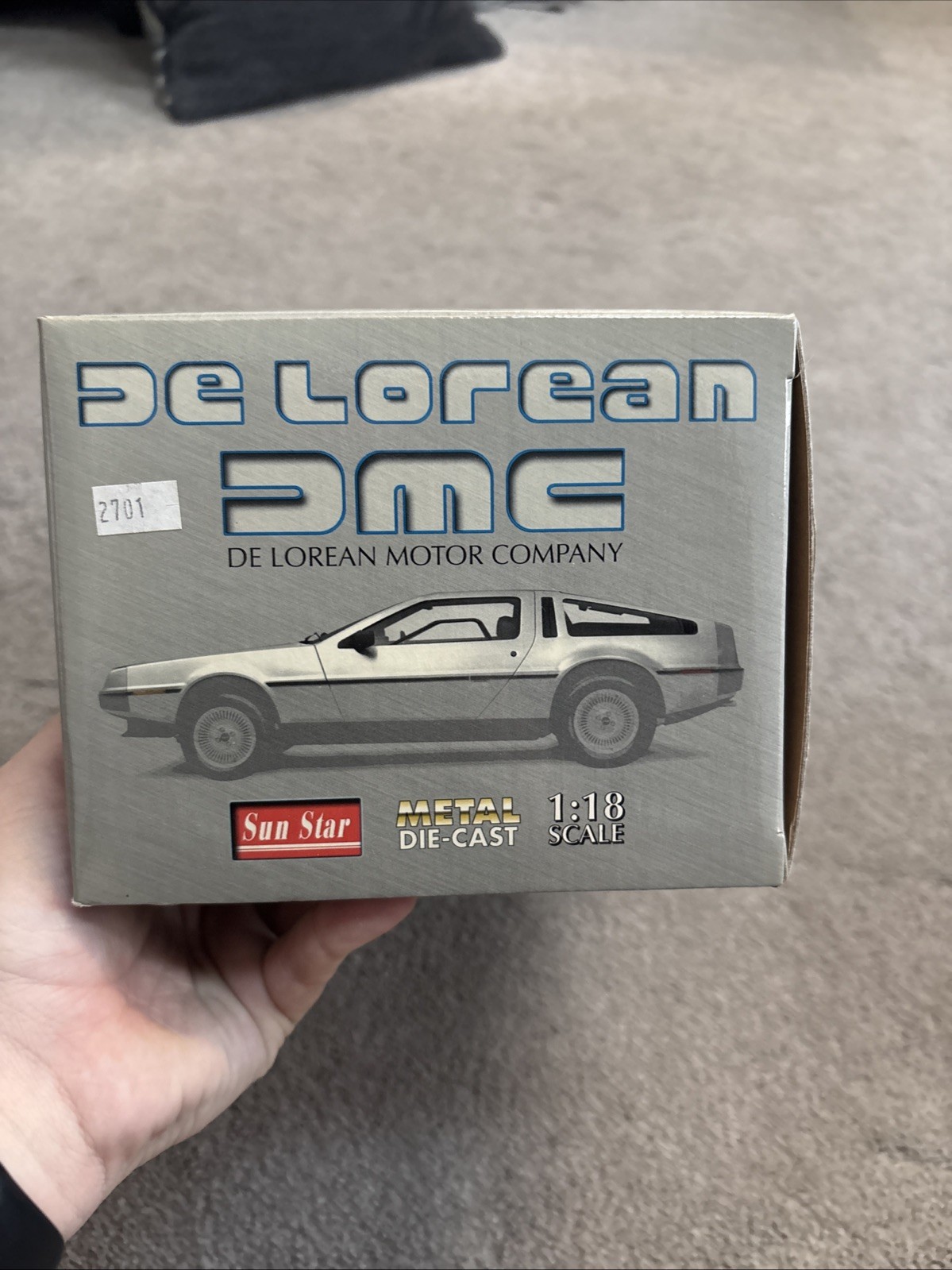 Sun Star 1:18 1981 DeLorean Diecast Car Silver Model 2701 Collectible 14+ Years