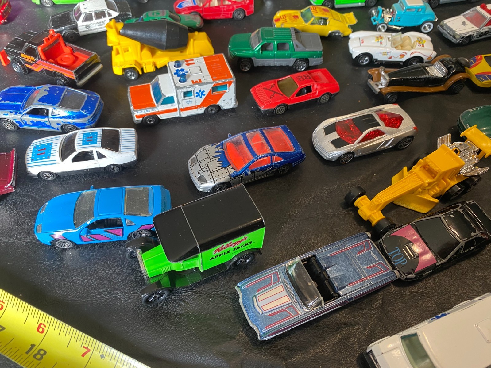 1:64 diecast car lot 119 cars truck mixed brands matchbox hot wheels etc.