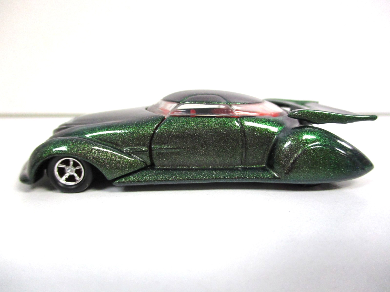 HOT WHEELS – RAREFLOW – CUSTOM 1933 CHRYSLER AIRFLOW – REAL RIDERS – 1/64