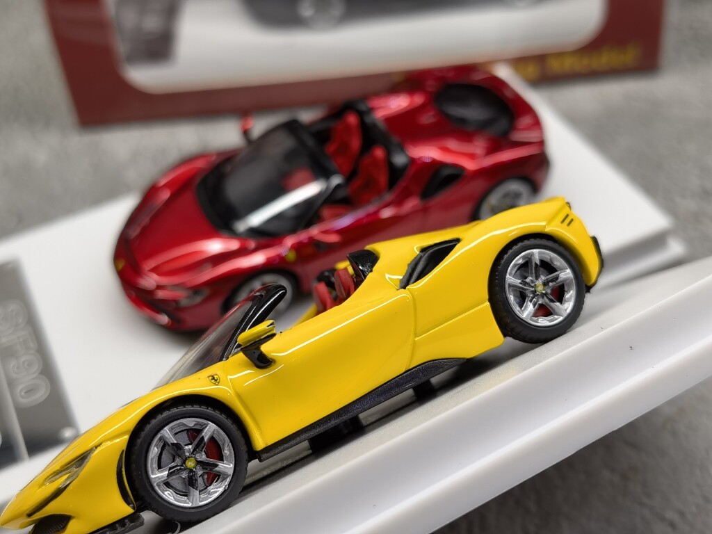 Solo 1:64 Ferrari SF90 sports car hardtop convertible alloy car model