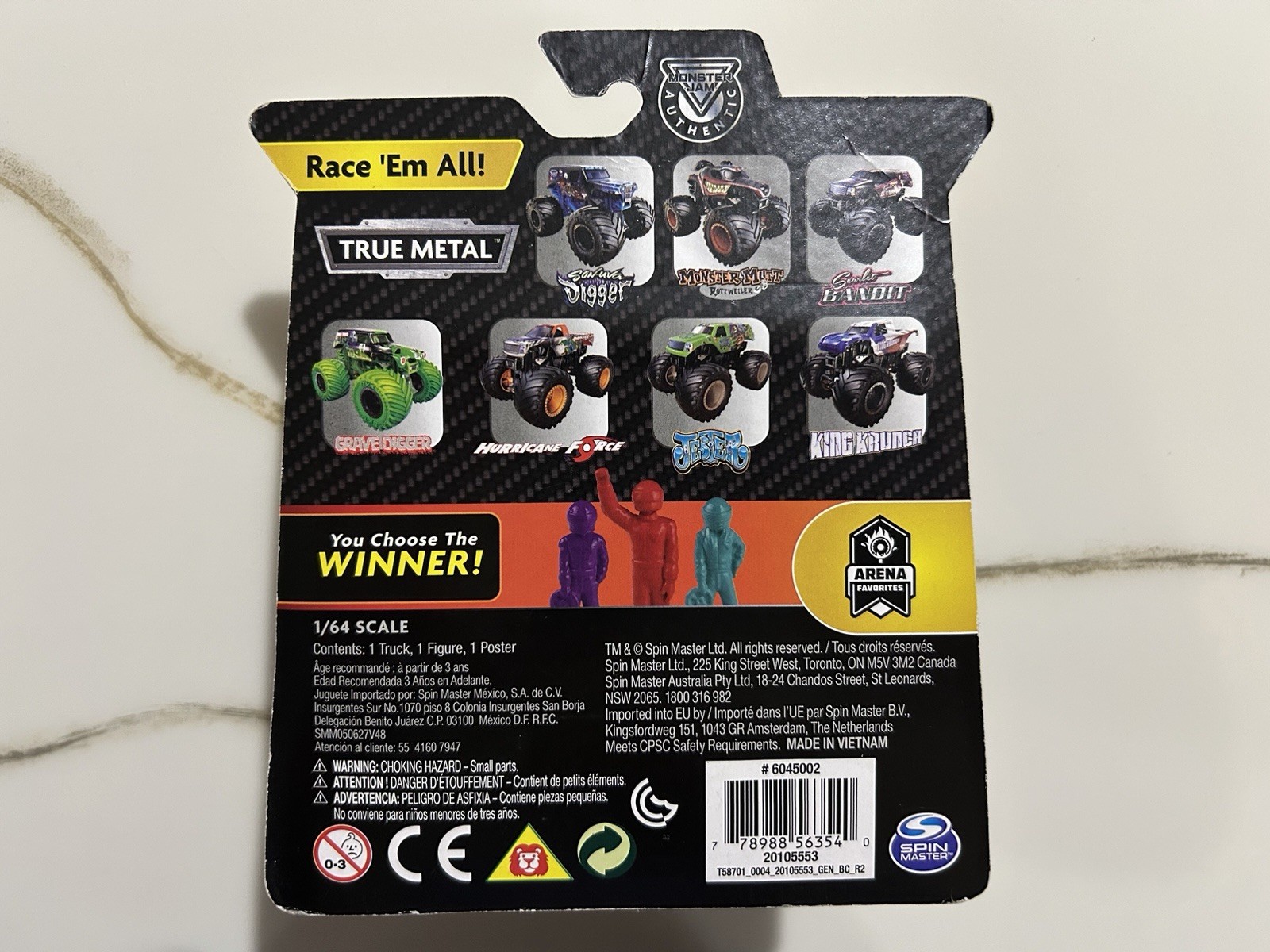 New 2019 Spin Master Monster Jam Series 2 Max D Gold Arena Favorites 1/64. NIB