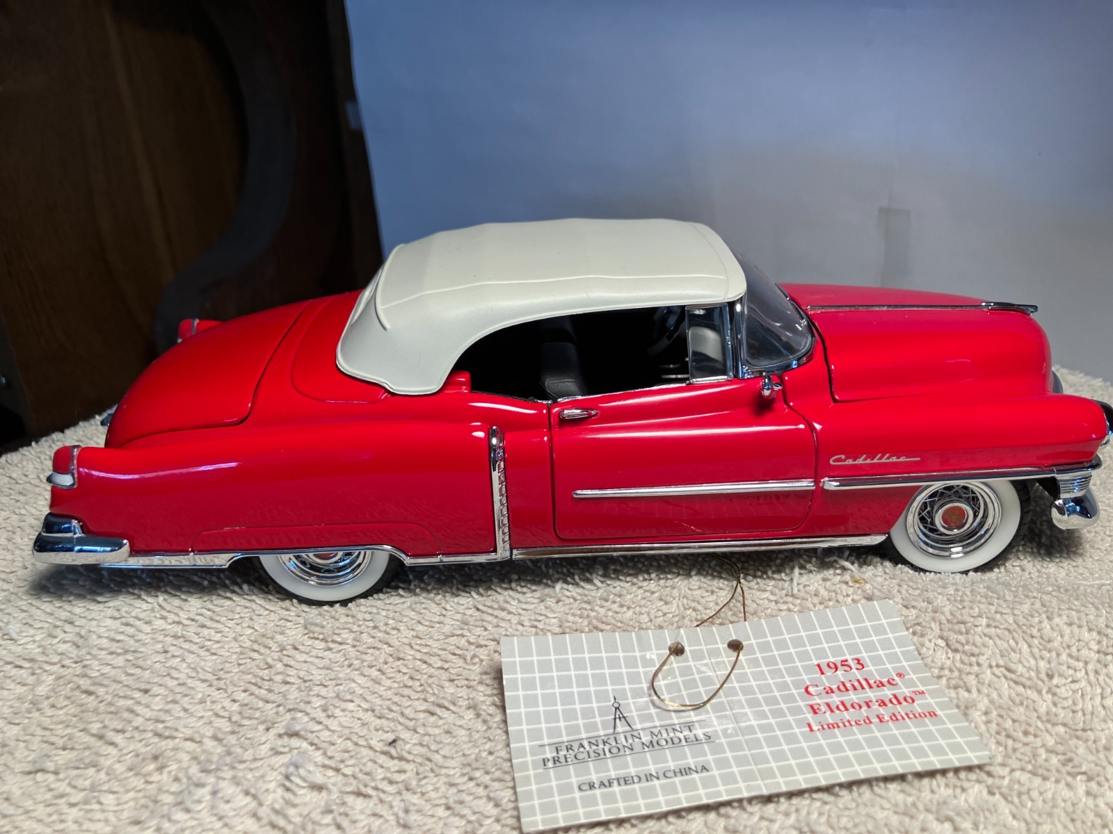 Franklin Mint 1/24 1953 Cadillac Eldorado Convertible Limited Edition – Red