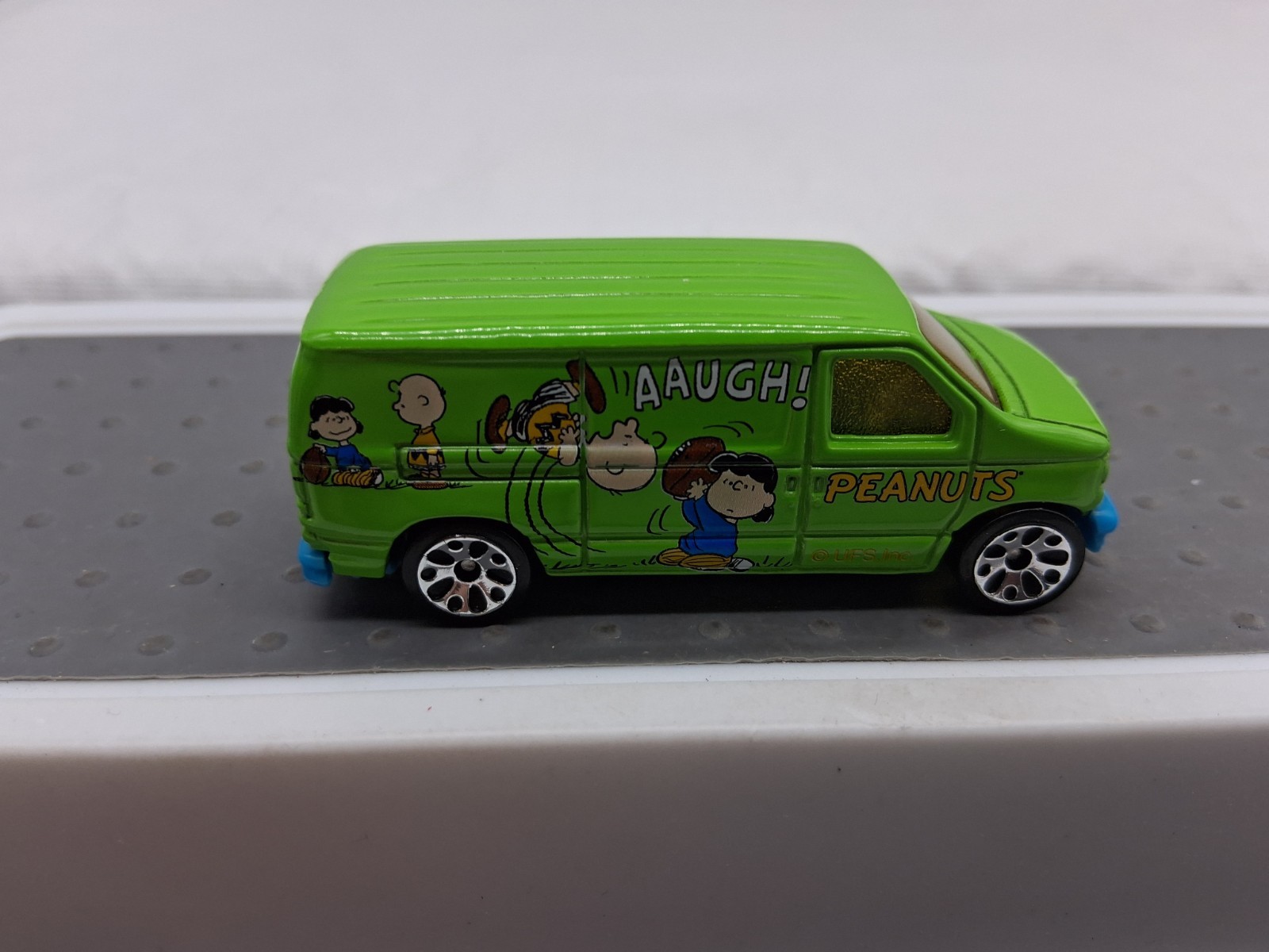 Matchbox Peanuts Charlie Brown Ford Panel Van Green Die Cast