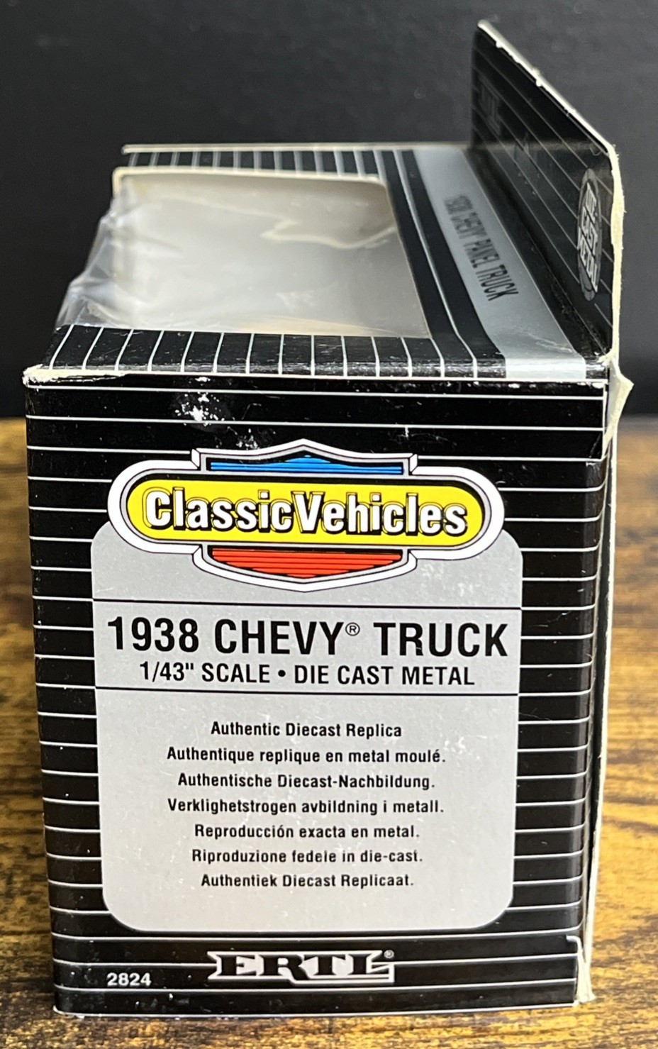 ERTL Classic Vehicles Delaney’s Bakery 1938 Chevy Panel Truck 1/43 Scale #2824