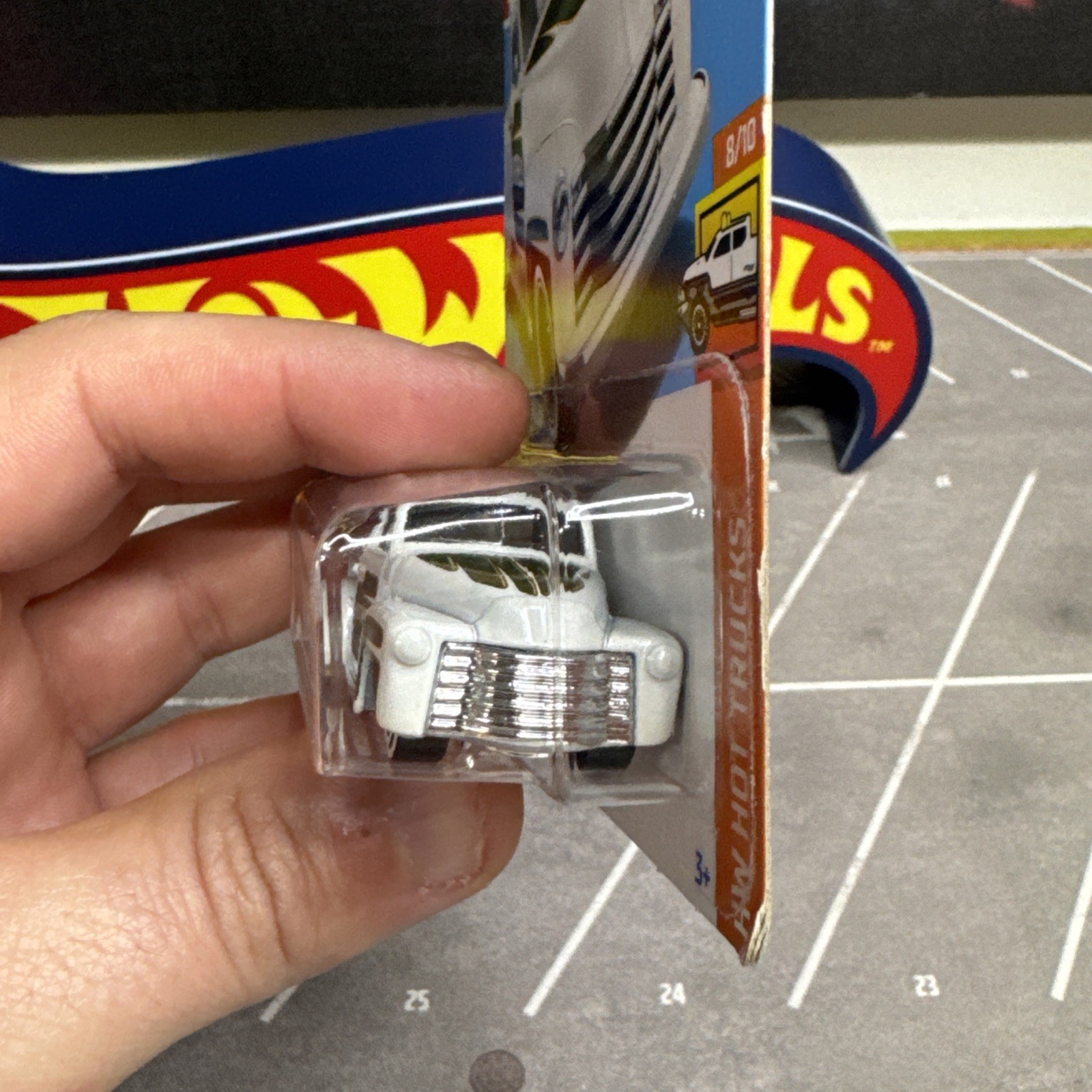 Hot Wheels HW Hot Trucks White 1952 Chevy 5 Window Pickup 8/10