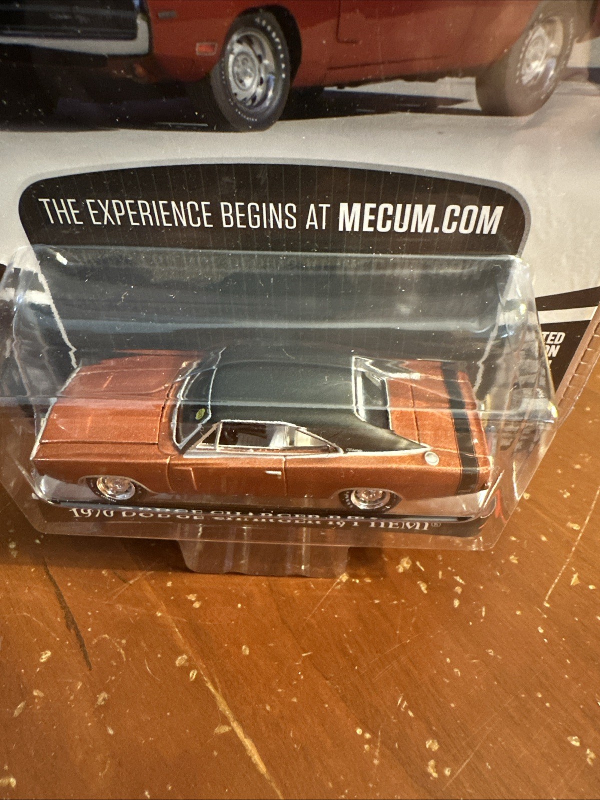 2017 Greenlight 70 Dodge Charger R/T 426 Hemi 1/64 Adult Collectible Gold