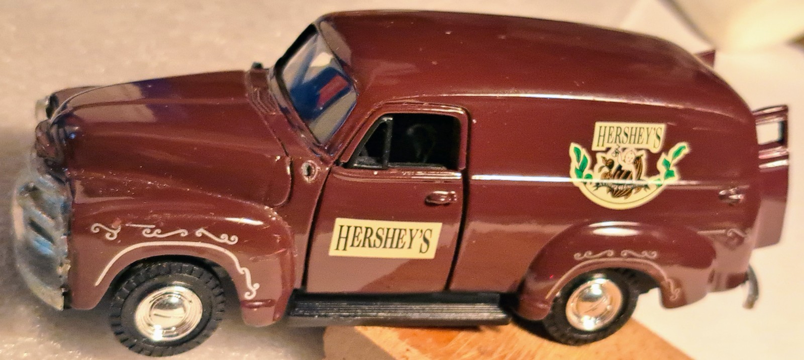 1/43 – Near “O Scale” 1954 Chevy Delivery Panel Truck Hershey – read