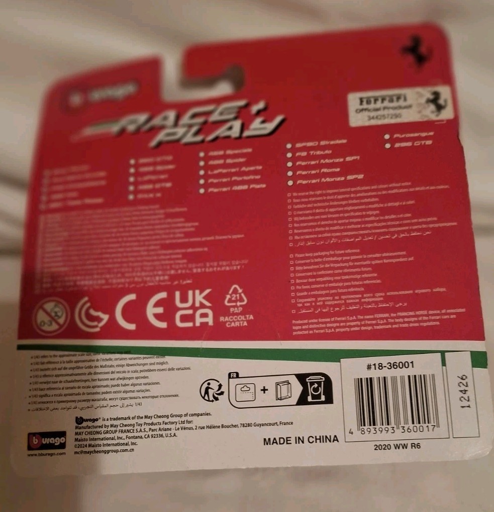 Burago Race & Play Ferrari Enzo Ferrari Red 1:43 Scale Die Cast.