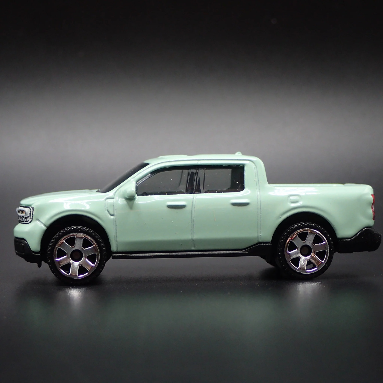 2022-2026 FORD MAVERICK PICKUP TRUCK MINT 1:64 SCALE DIORAMA DIECAST MODEL CAR