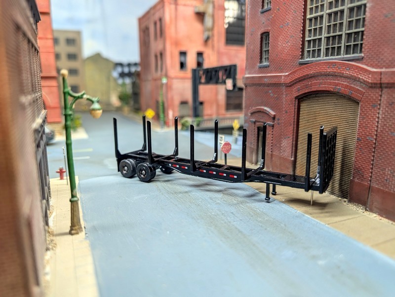 1/87 HO Scale Custom Built 42′ Log Trailer. 3D Printed Resin Model.