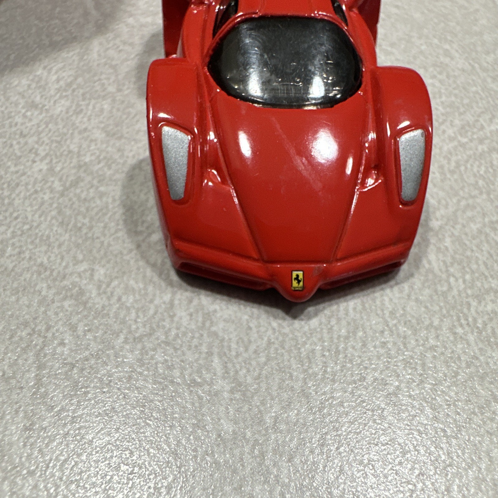 Hot Wheels Enzo Ferrari Red 1:64 Diecast Model Car 2003 Hot Wheels Ferrari