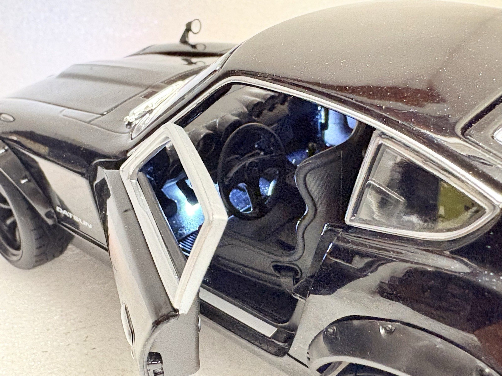 1971 Nissan/Datsun 240Z Fairlady Z JDM Tuning Customized Working LED Lights 1/18