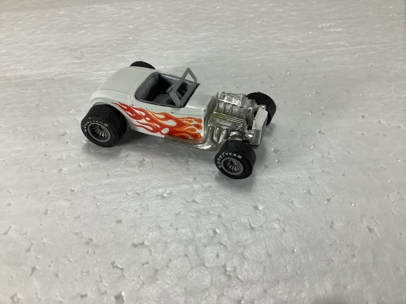 Hot Wheels 1982 Real Riders Street Rodder Gray Hub LOOSE VERY NICE