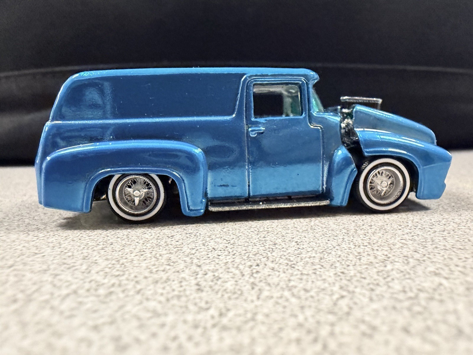 Hot Wheels ’56 Ford Custom, Blue Metalic Paint, on 3D printed lowrider wheels