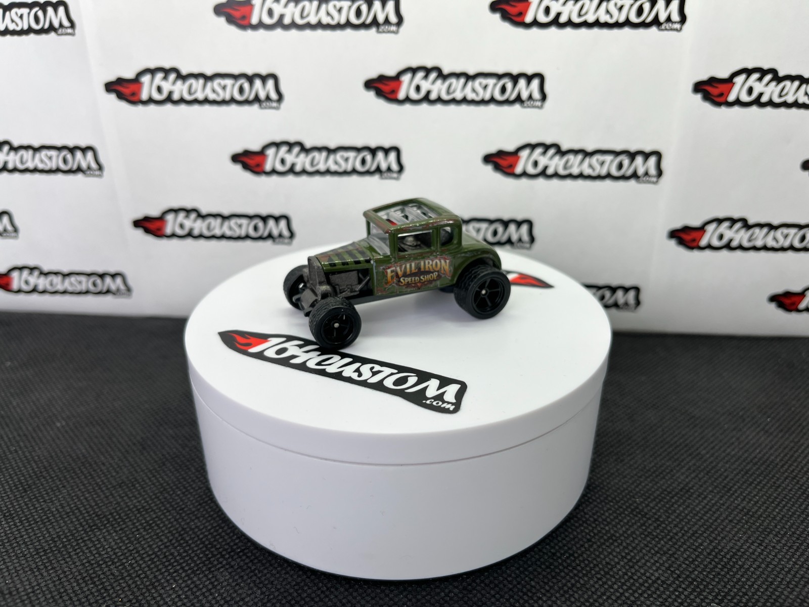 Hot Wheels ’31 Model A – Custom Evil Iron Pin Up Rat Rod Real Riders Card