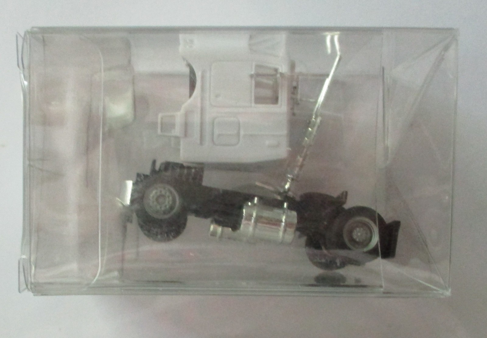 Wht Cabover Tractor Truck Plastic Promotex 1/87 HO Scale 15245 Assembly Required