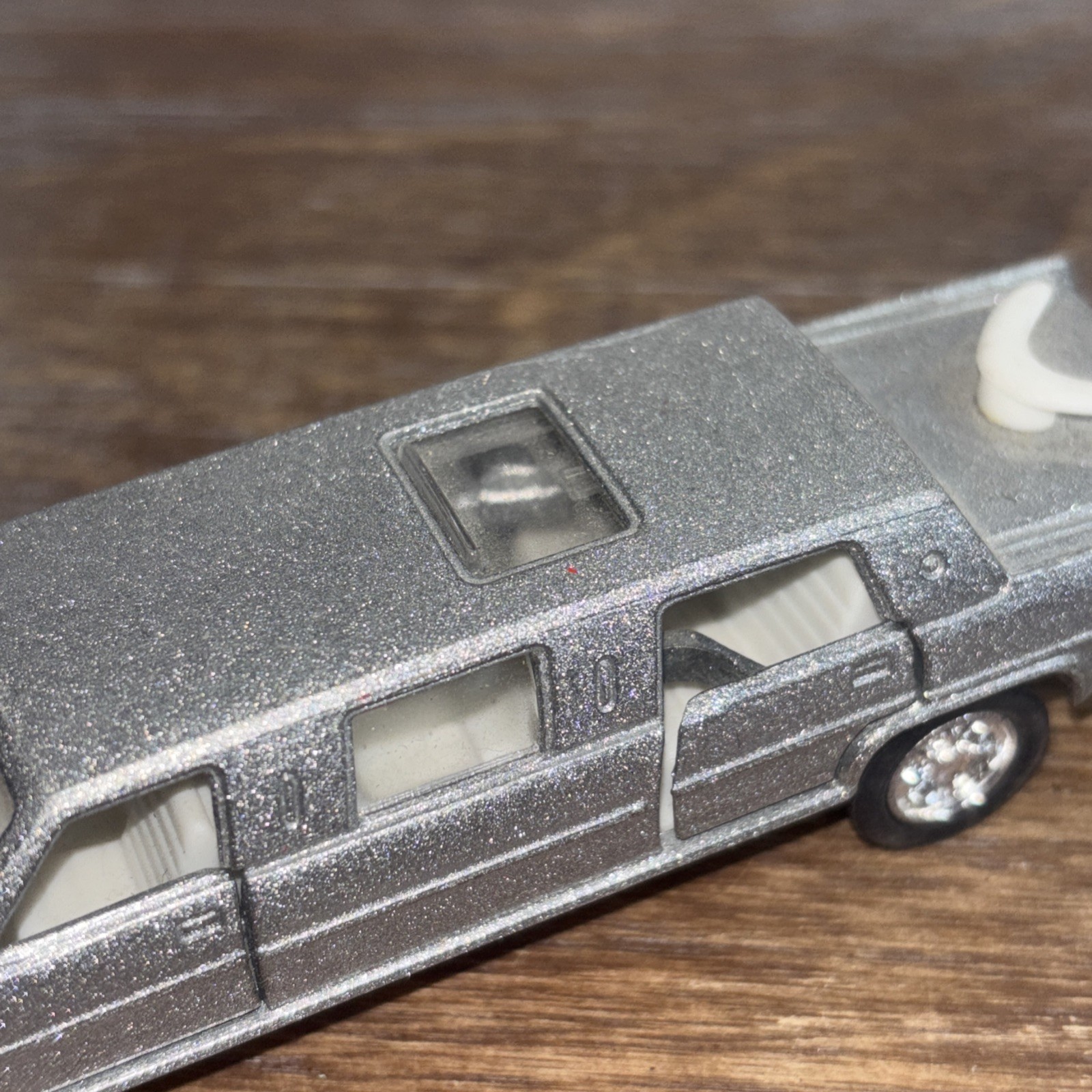 Kintoy Stretch Limousine Limo Silver Diecast 5” Toy Pull Back Works