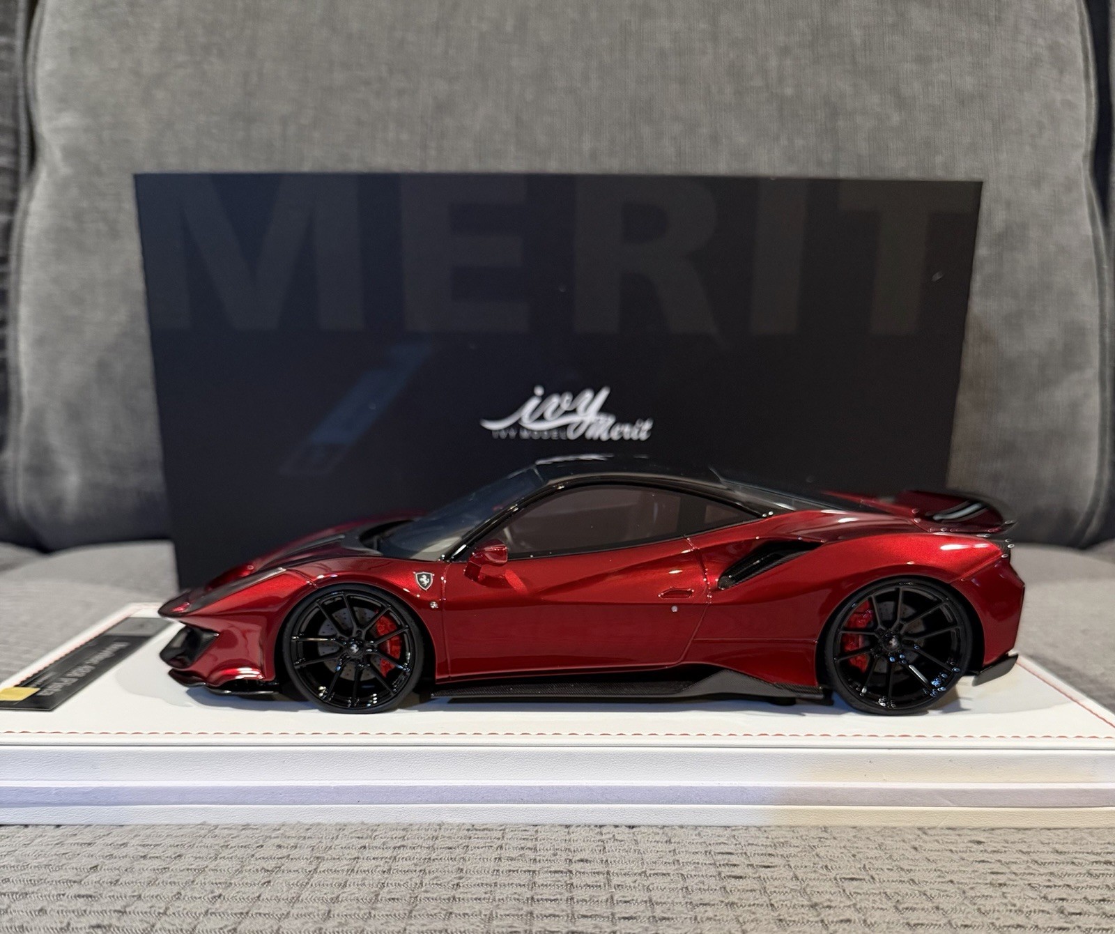 1/18 IVY Model Novitec Ferrari 488 Pista Rosso Red Metallic Limited With Case