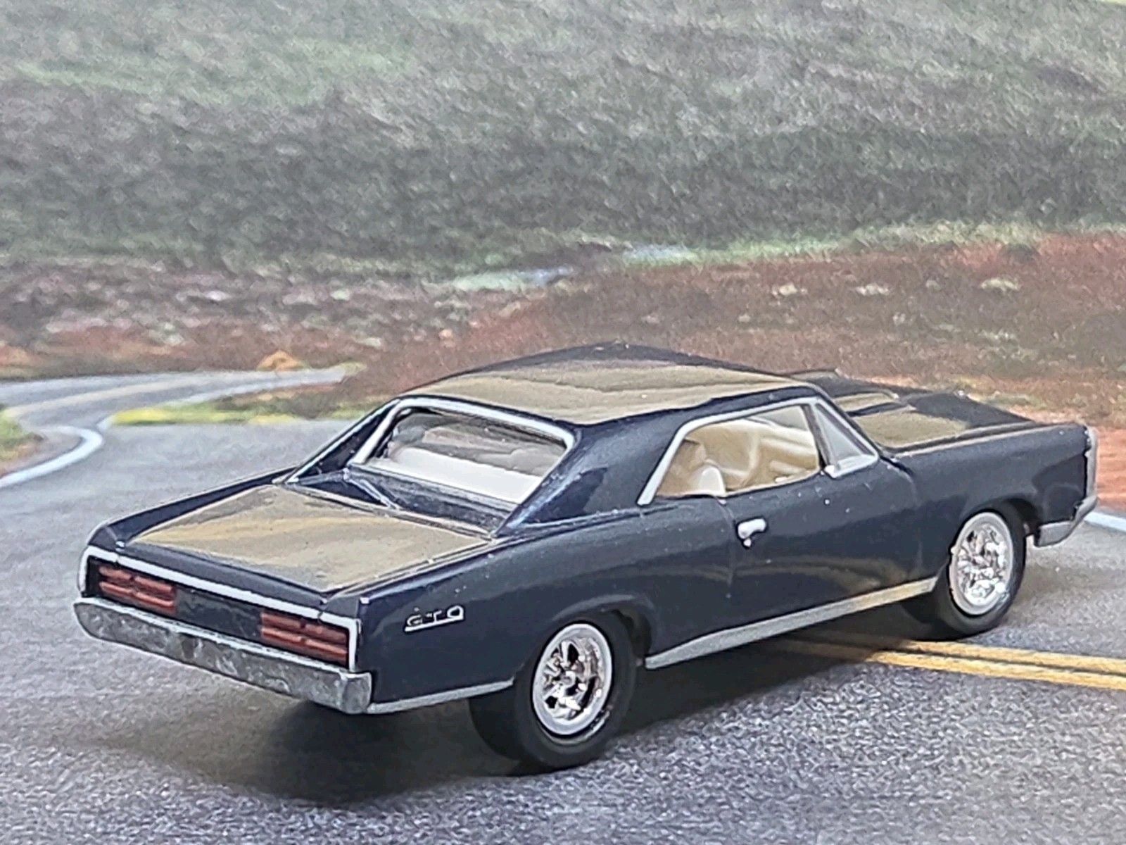 1967 PONTIAC GTO 1/64 SCALE LIMITED EDITION COLLECTIBLE CLASSIC MUSCLE CAR BLUE