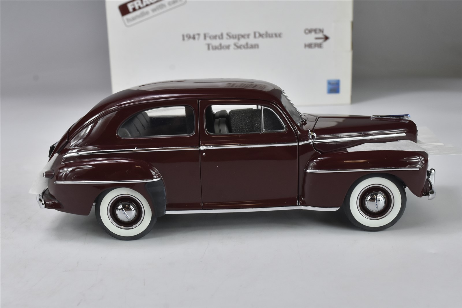 DANBURY MINT 1947 FORD SUPER DELUXE TUDOR SEDAN COT PAPERS ORIGINAL BOX #08502