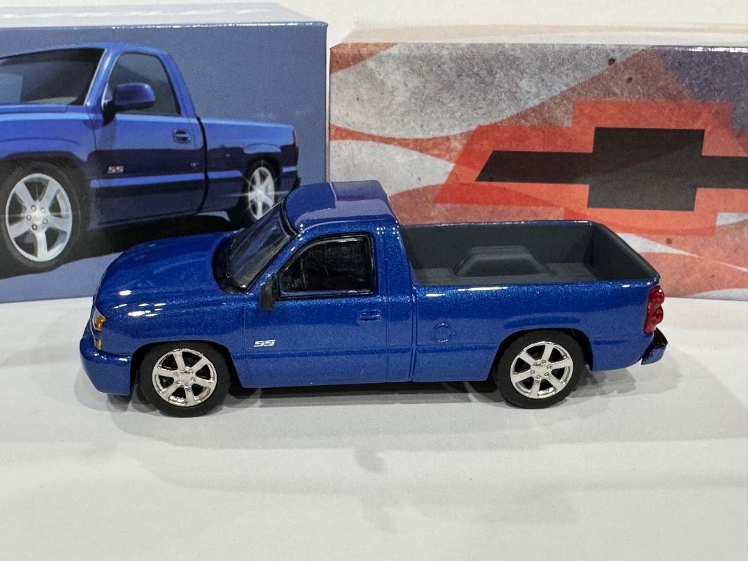 Para 64 2006 Chevy Silverado SS Ming Blue 1/64 In Stock!