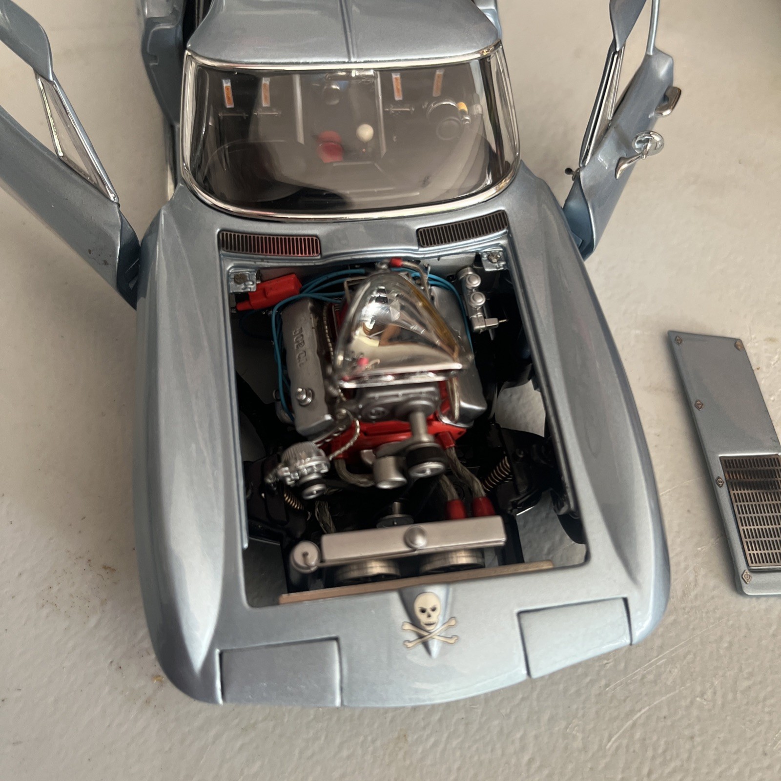 Danbury Mint Corvette 1963 corvette Pro Mod 1:24 Silver Diecast Car