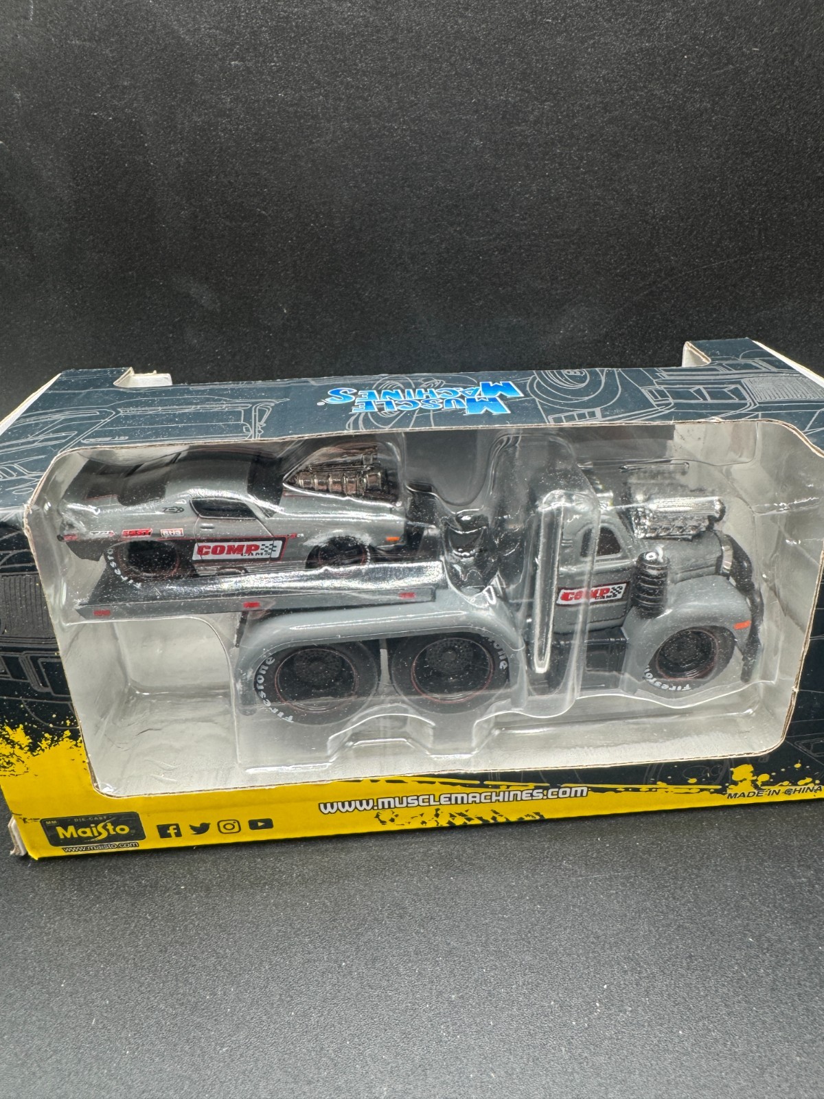 MAISTO 2021 1/64 MUSCLE MACHINES DIE CAST MACK TRANSPORT & 1971 GREY CAMARO T4