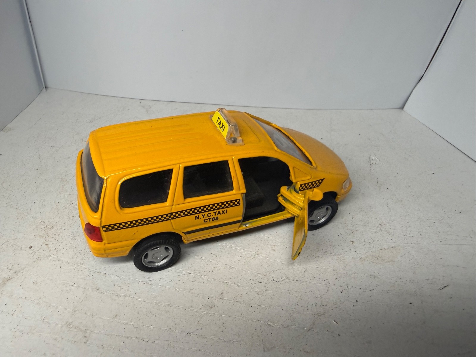 4 1/2 ” NYC Taxi in Yellow Cab with Pullback Action, Die Cast New York City Taxi