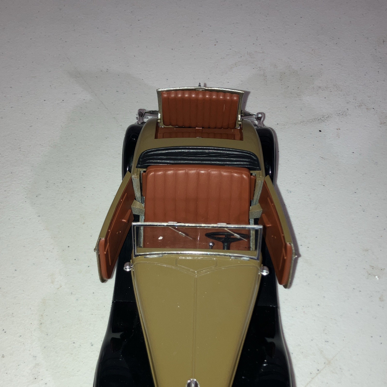 Fairfield Mint 1:24 1936 Ford Phaeton Diecast Tan/Black Opening Doors, Vintage