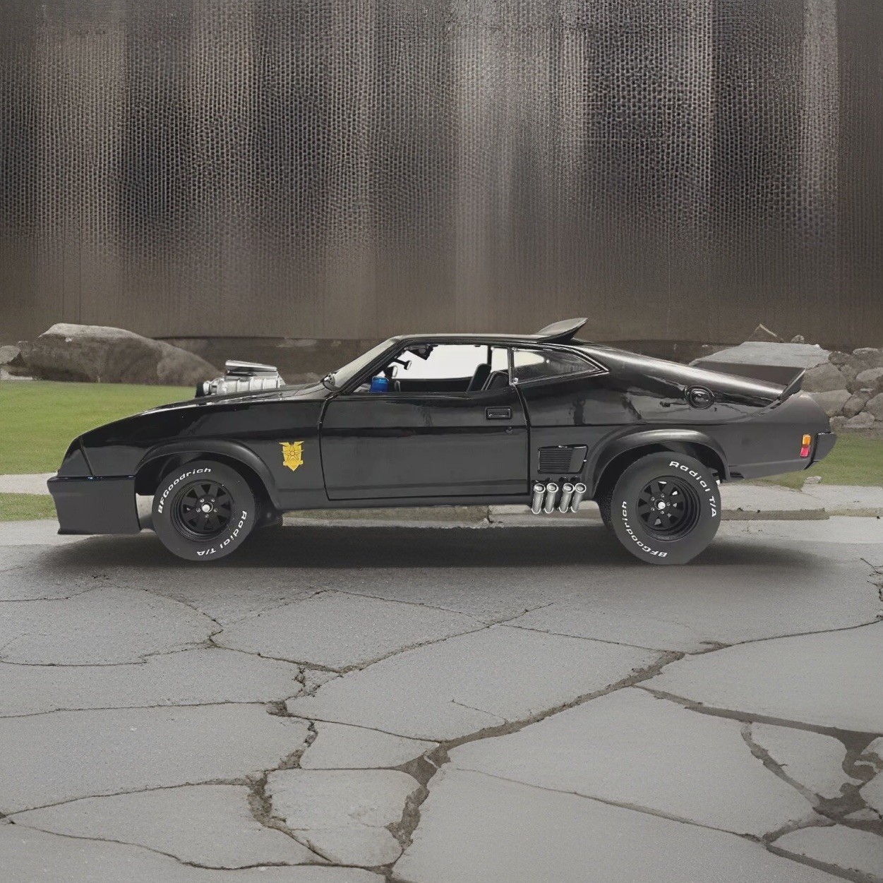 1973 Ford Falcon XB “Last Of The V8 Interceptors” Movie 1979 WORKING LIGHT 1/18
