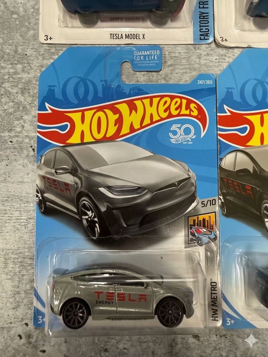 Hot Wheels Tesla Model X Lot of 4 – Red White Silver Black – 2017/2018