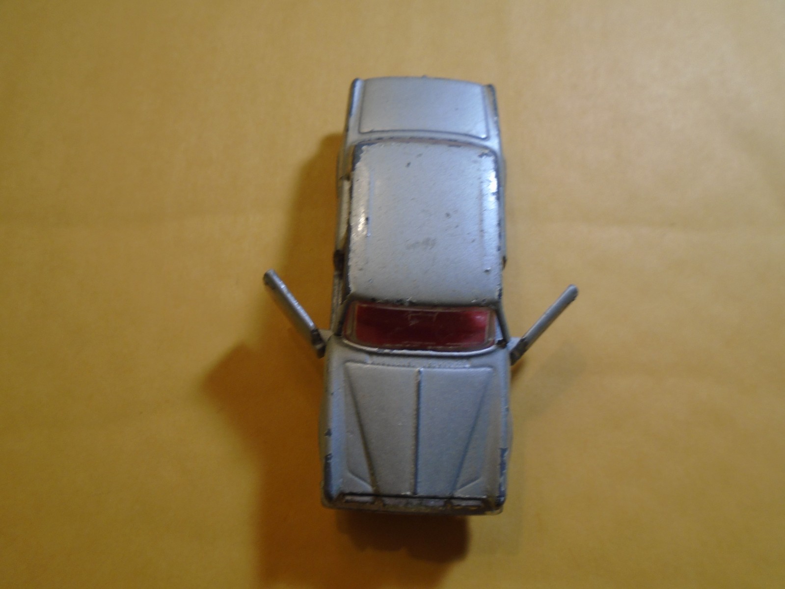 VINTAGE LESNEY MATCHBOX CAR, DIECAST, SUPERFAST ( # 39 ROLLS-ROYCE ) FREE SHIP