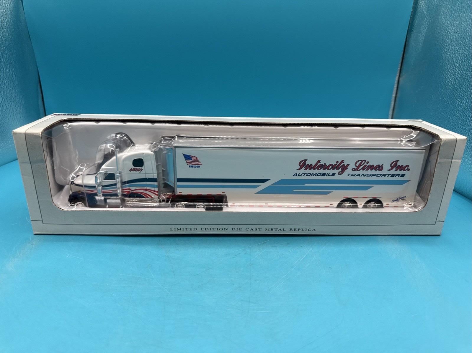 SpecCast Liberty Classics – INTERCITY LINES Freightliner Classic XL #36515