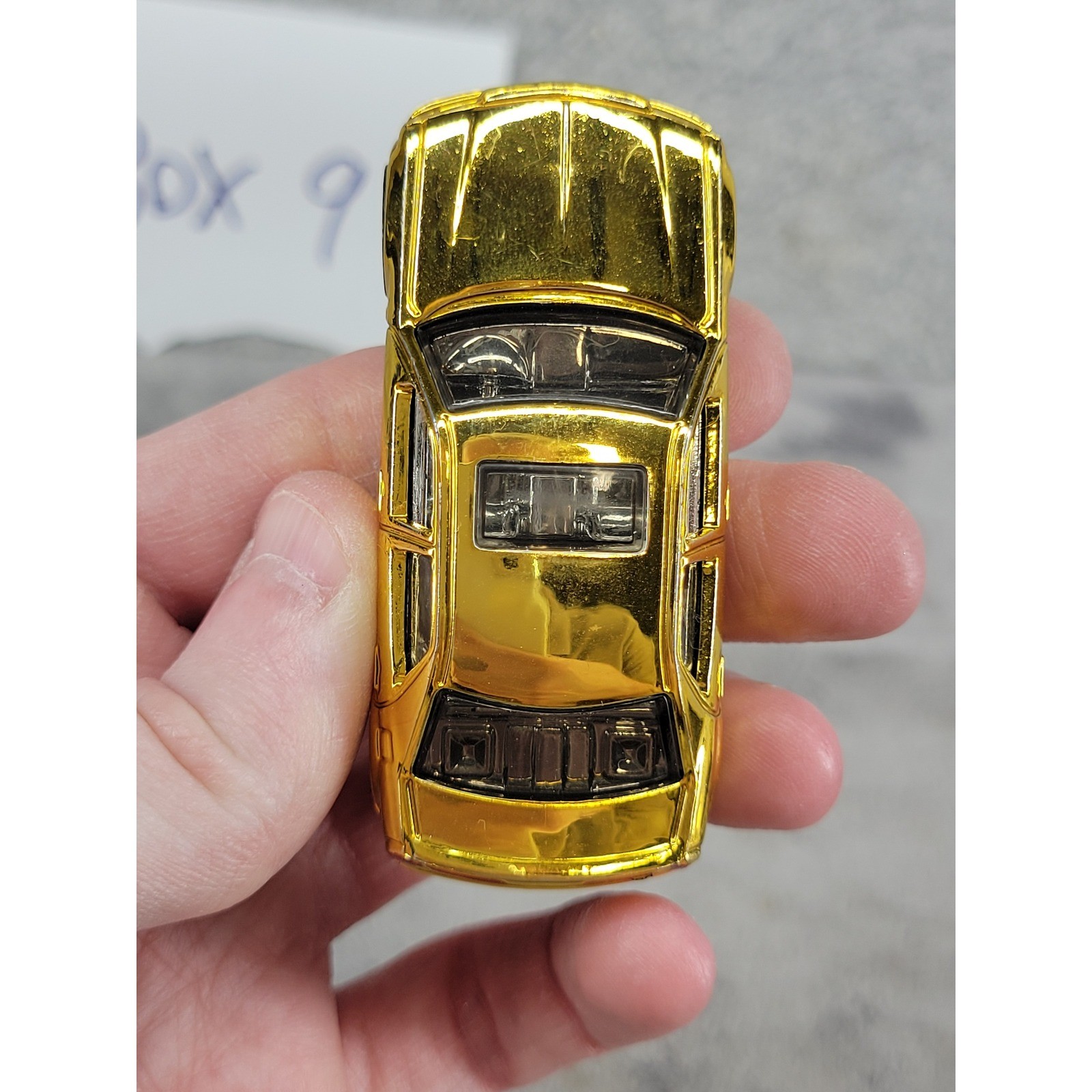 Hot Wheels Chrysler 300C Gold Chrome Hemi 2005 Diecast 1:64 Scale