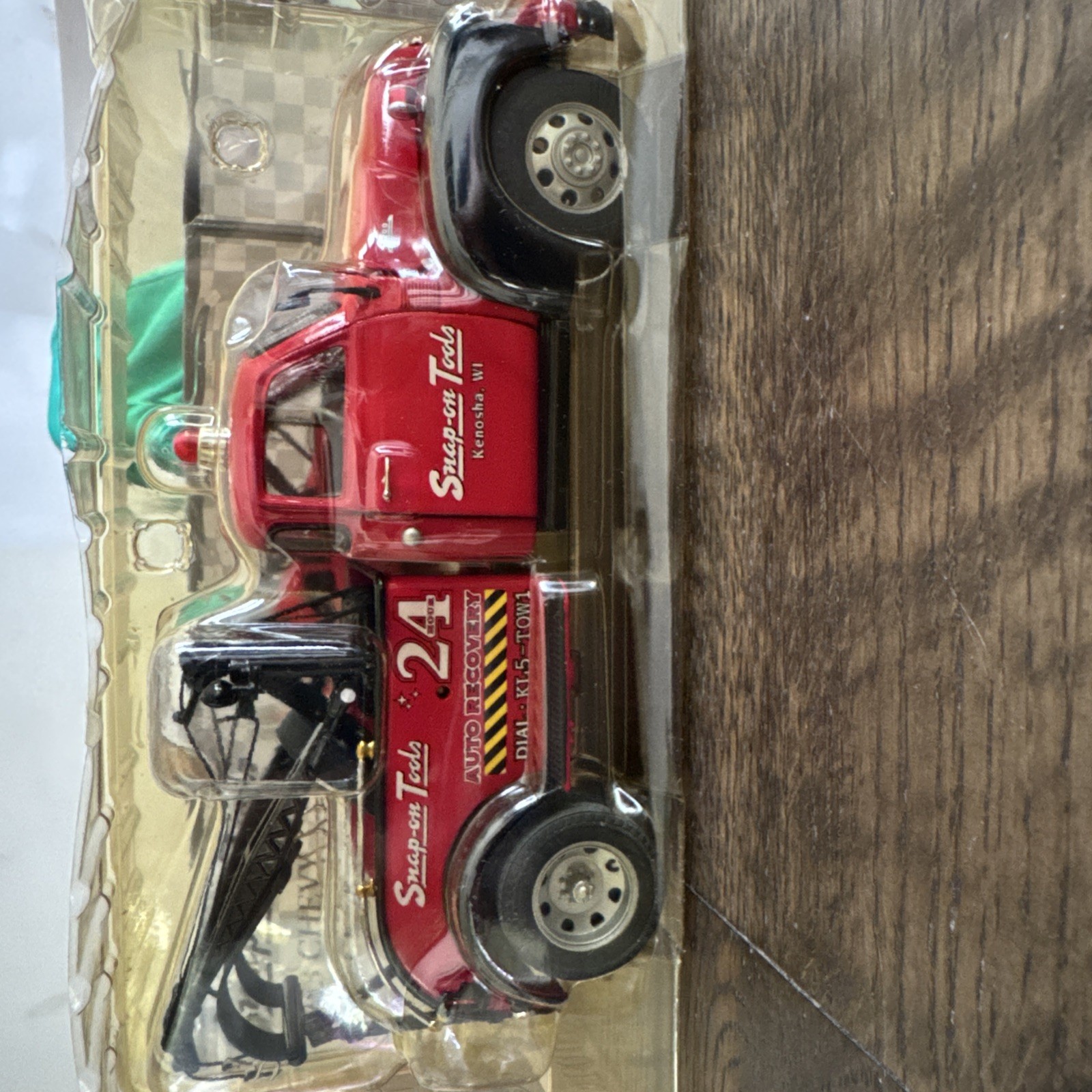 Snap-on Tools 1953 Chevy Wrecker 1:24 Die Cast Crown Premiums #2402494 MIB Rare