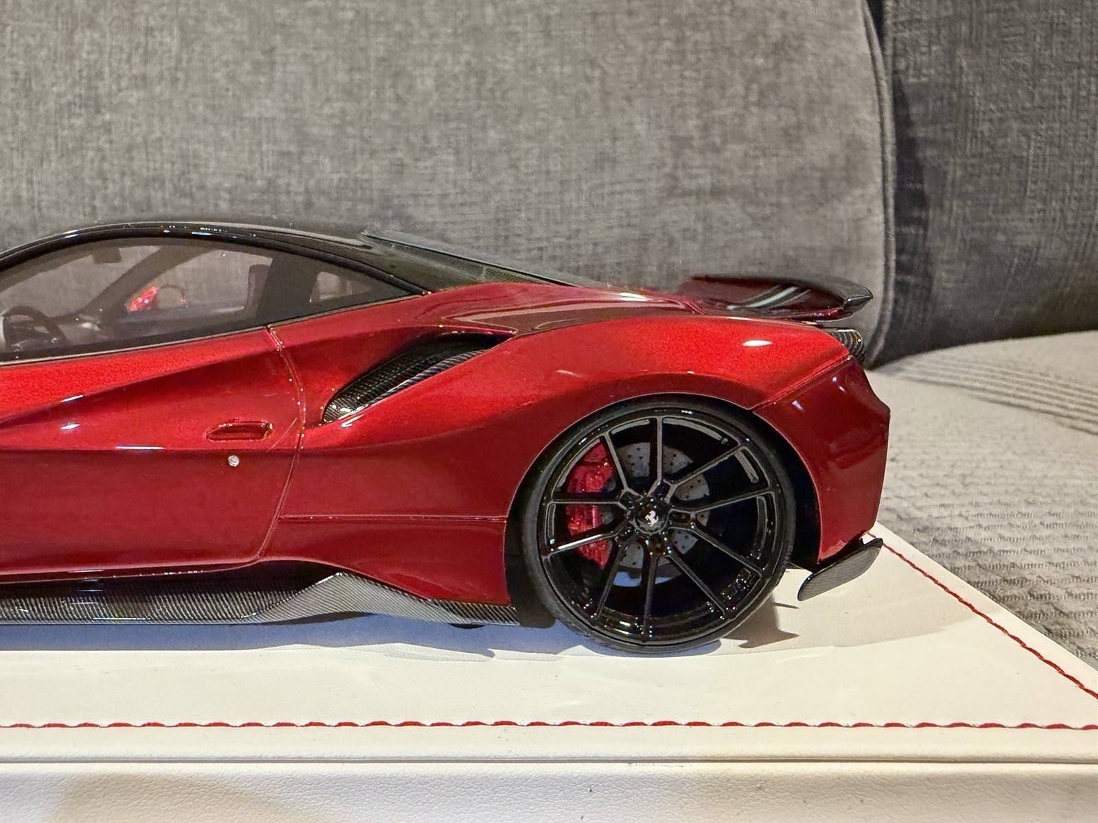 1/18 IVY Model Novitec Ferrari 488 Pista Rosso Red Metallic Limited With Case